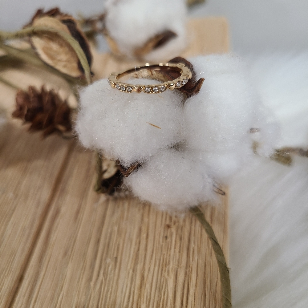 ππNEWππPRETTY!! Dainty Gold Ring with Tiny Hearts and Rhinestones ππ - Picture 12 of 13